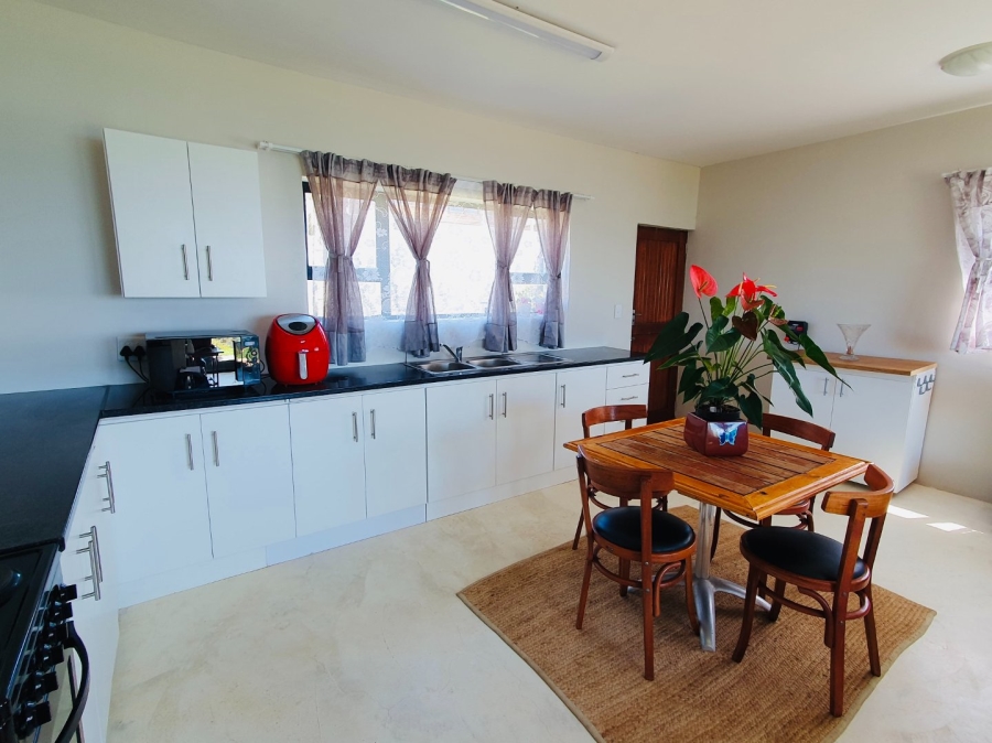 5 Bedroom Property for Sale in De Bakke Western Cape